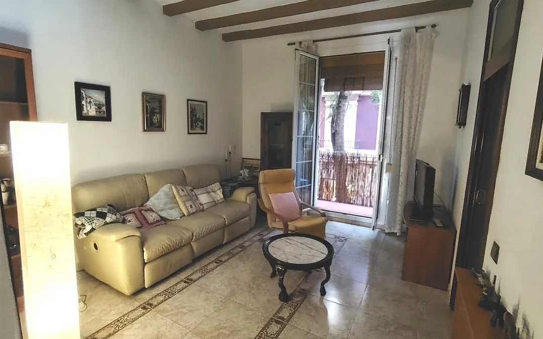 ¡Oportunitat única a la zona en ple barri de Gràcia!